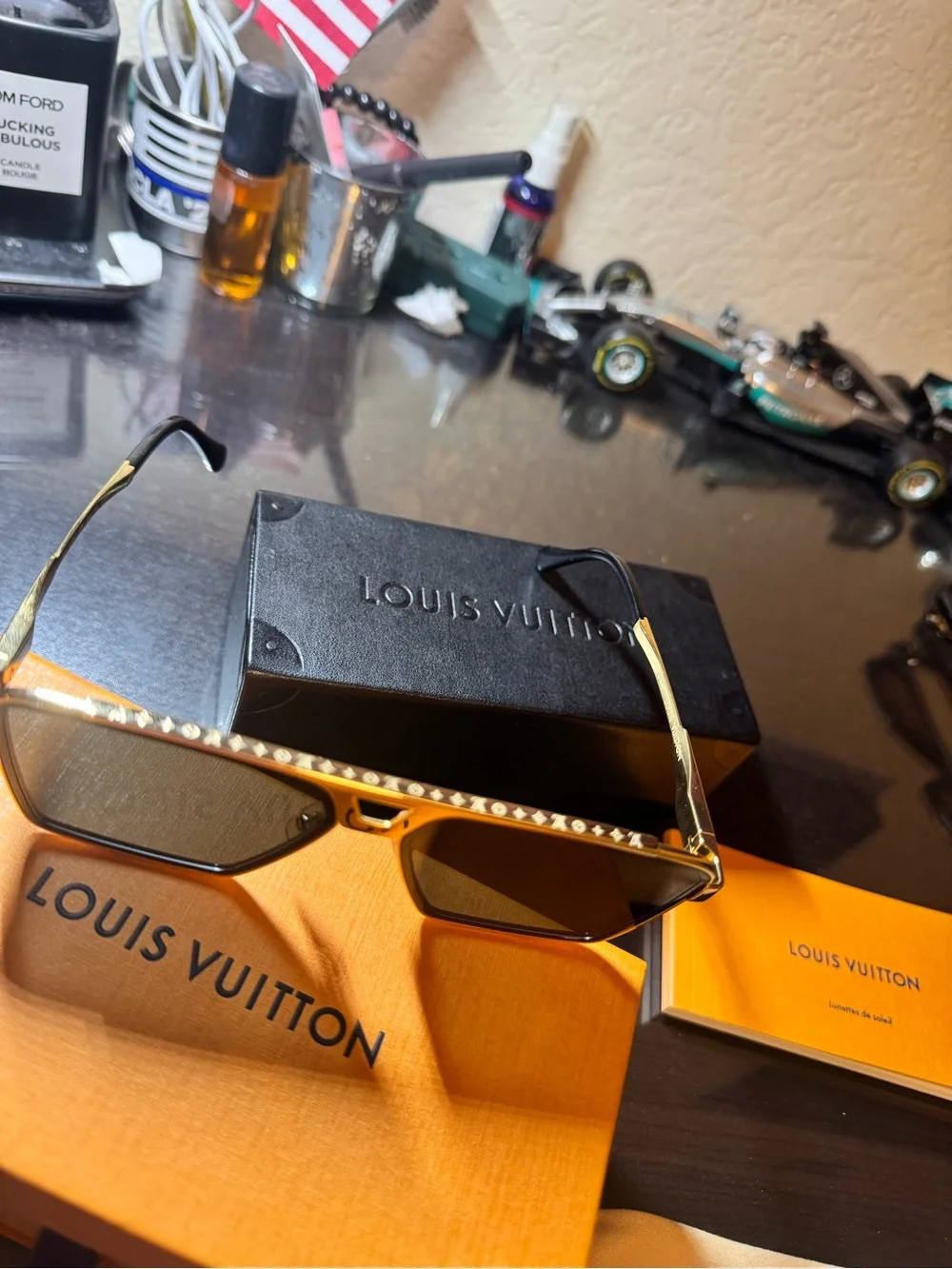 Louis Vuitton evidence sunglasses